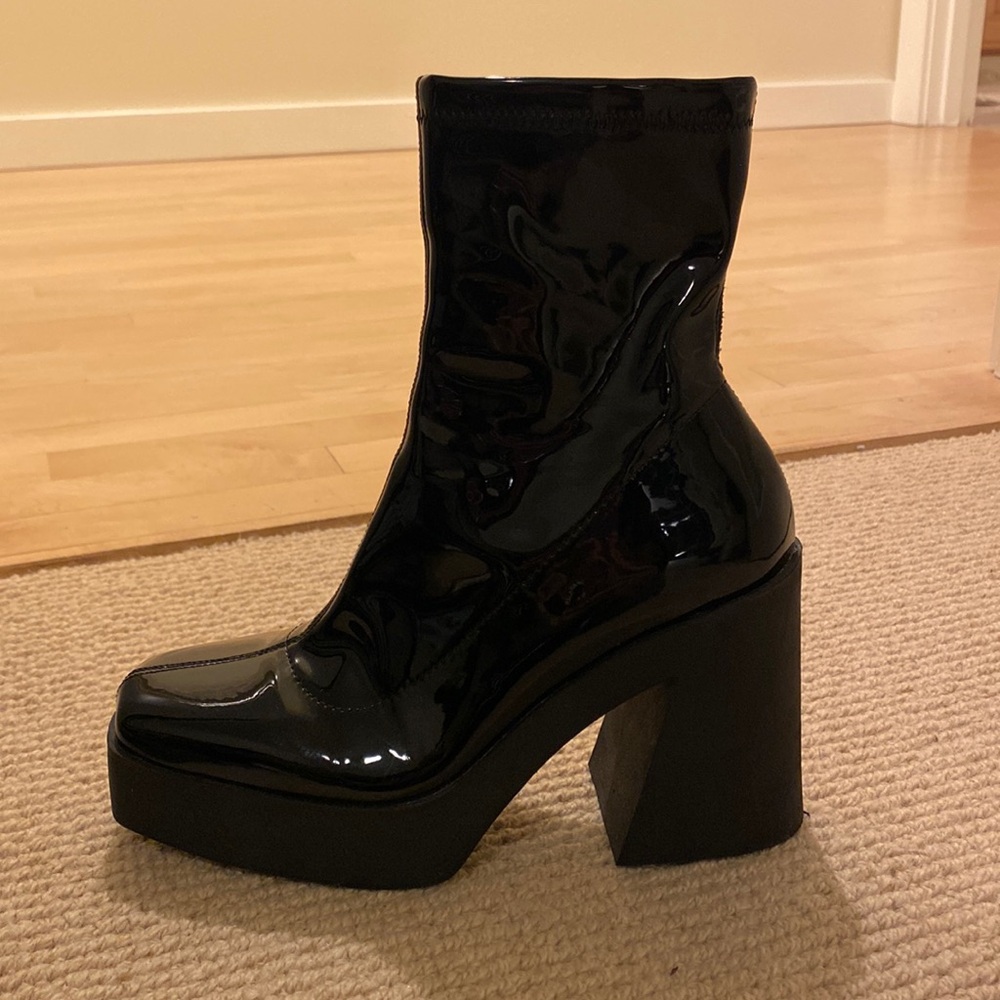 Steve Madden Patent Leather Platform Boots size 8